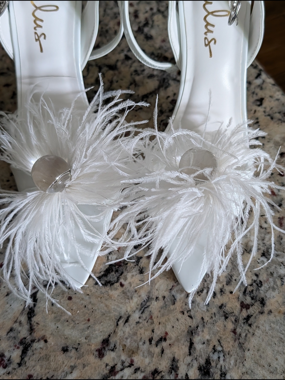 Lulu's White Feather Accent Block Heel Sandals Sz 6 - Picture 6 of 13